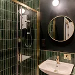Tyndall's Park - Your Apartment