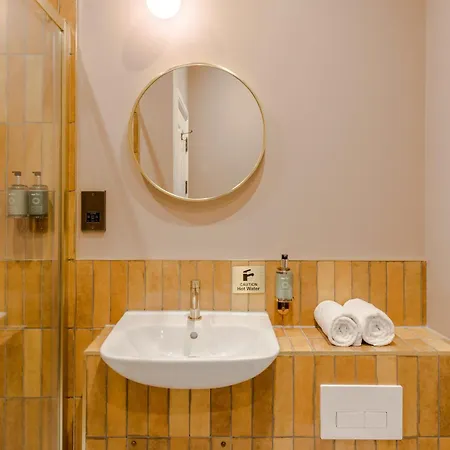 Tyndall's Park - Your * ブリストル