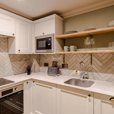 Tyndall's Park - Your Apartment
