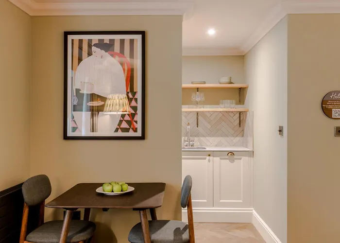 Tyndall's Park - Your Apartment *