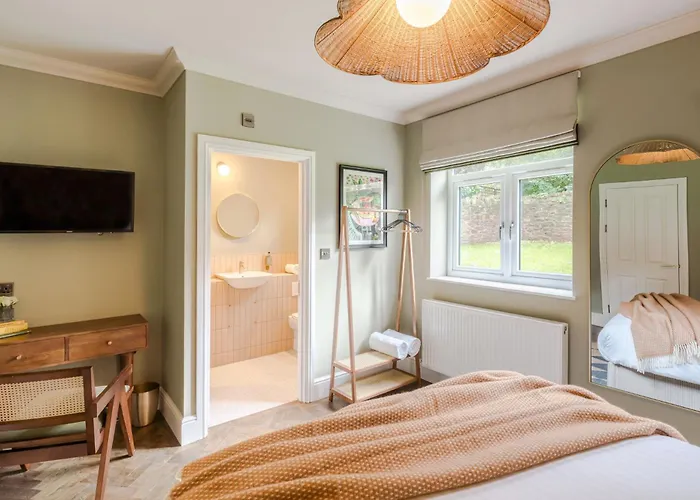 Tyndall's Park - Your Apartment *