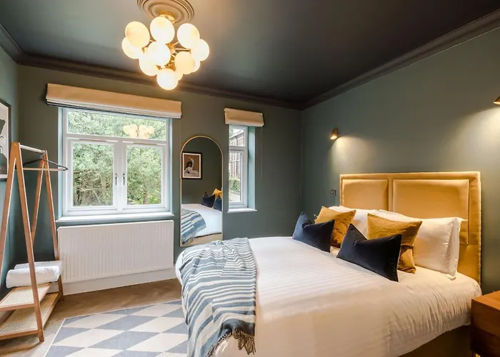 Tyndall's Park - Your *